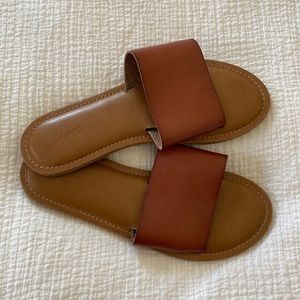 Universal thread sandals